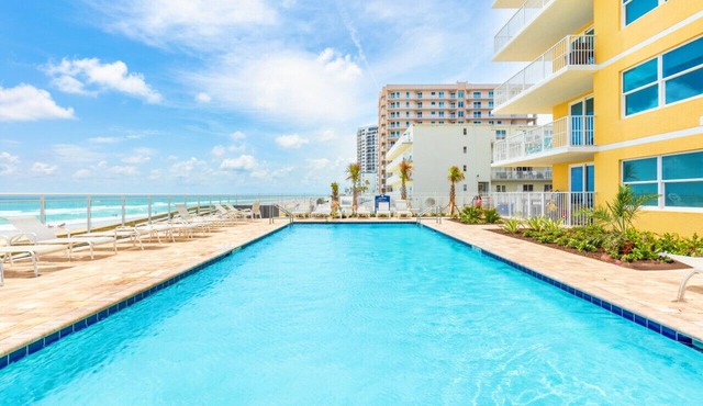 Ocean Oasis Oceanfront Pool Balcony Hot Tub