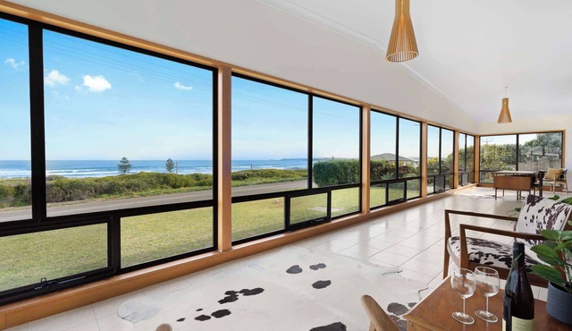 OCEAN OASIS – Panoramic Sea Views