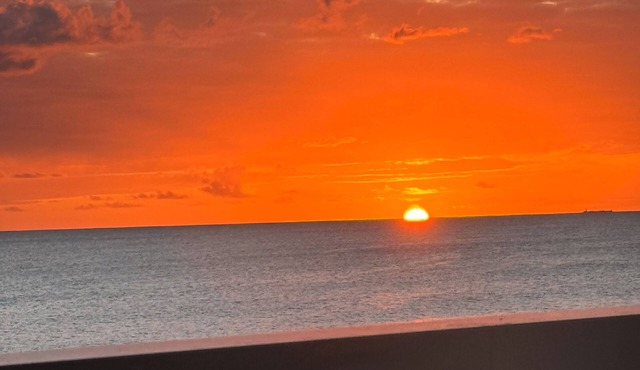 Ocean Oasis steps away w/private lagoon.