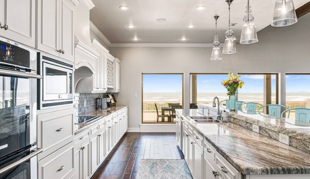Ocean One 4 Bedroom Home by RedAwning