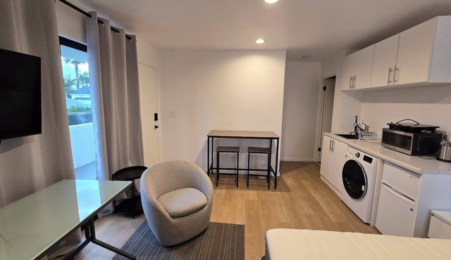 Ocean Park Renovated Studio