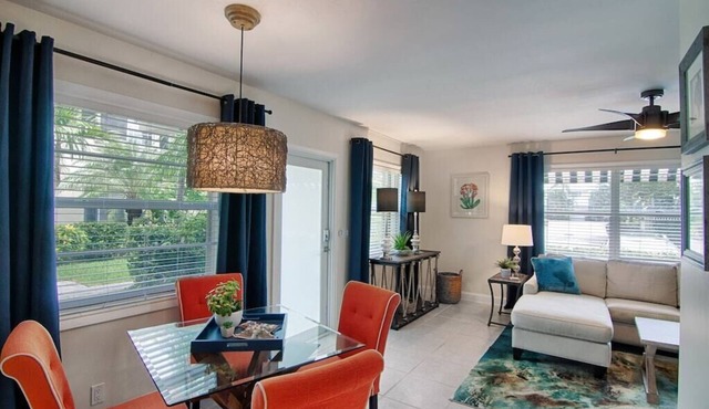 Ocean Pearl 2 Blocks to A1A-Delray Beach!