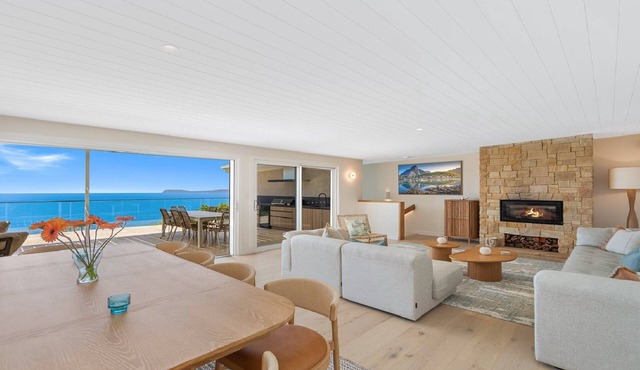 Ocean Pearl by HolidayCo.