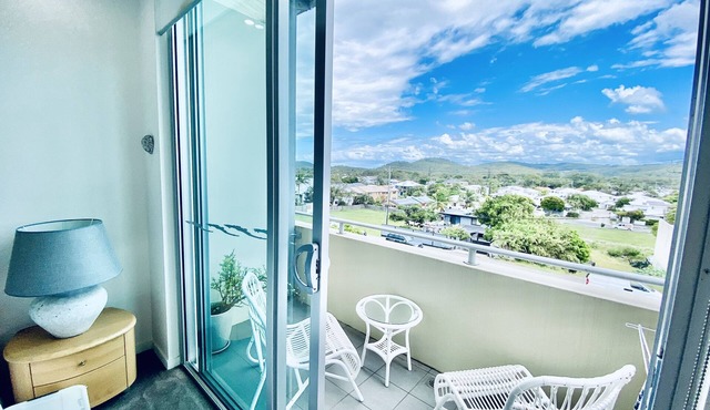 Ocean, Pool and Mountain Views - 2 bed apart - walk to beach