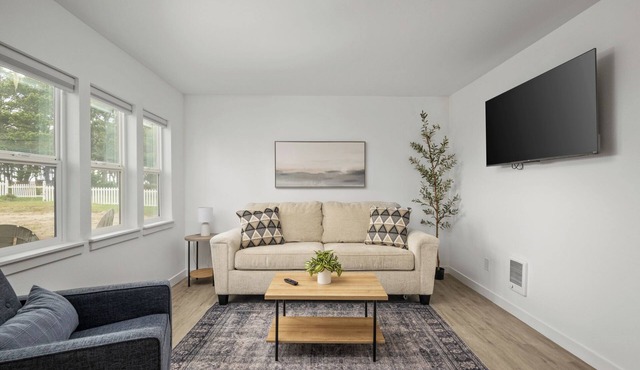 Ocean Rogue Inn Suite #5 - 1 BD Condo | Oceanfront