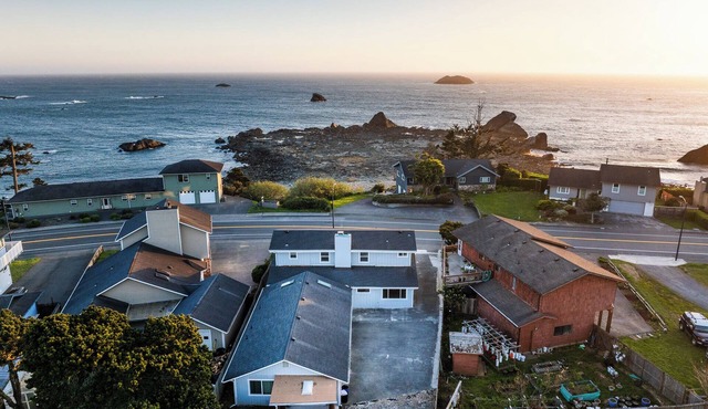 Ocean's 1177 | 5 Bed, 3 Bath