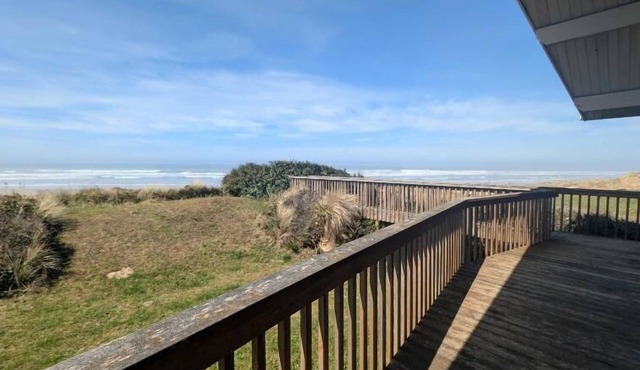 Ocean's Edge beachfront on Heceta Beach