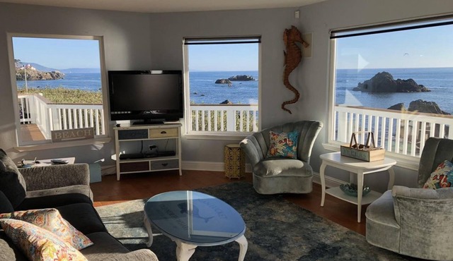 Ocean's Edge-Ocean front home!