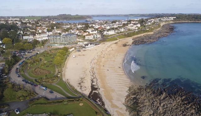 Ocean's Eleven, The Liner - Sea view - footsteps from the beach - Free parking