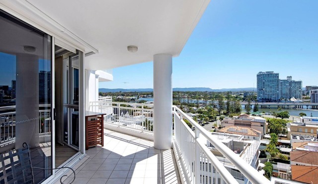 Ocean Sands Central Main Beach Apartment