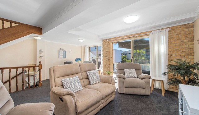 Ocean Shores 2 - 2/12 Paragon Ave, South West Rocks