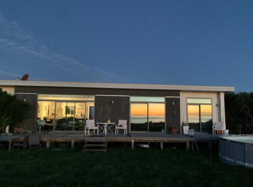 Ocean Shores 3 Bedroom Home New Plymouth