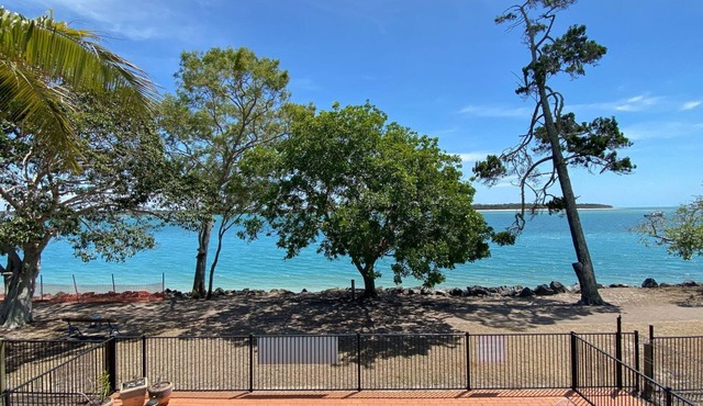 Ocean Shores UP - Burrum Heads- Riverfront - Pool -2BR