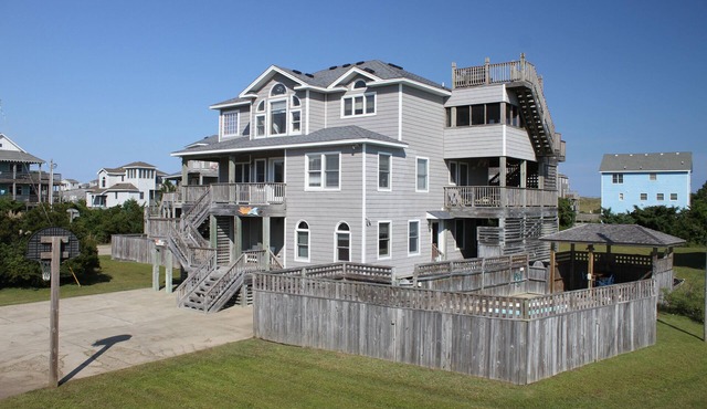 Ocean-side, dog-friendly home close to beach with private pool, hot tub, & AC