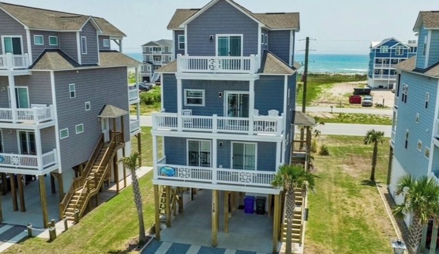 Ocean & Sound Views! 4BR Sleeps 11, Elevator, Beach Steps Away