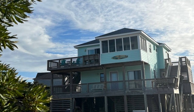 Ocean & Sound Views, 4BR house, Private Pool & Hot Tub, WiFi, AC, Dog Friendly