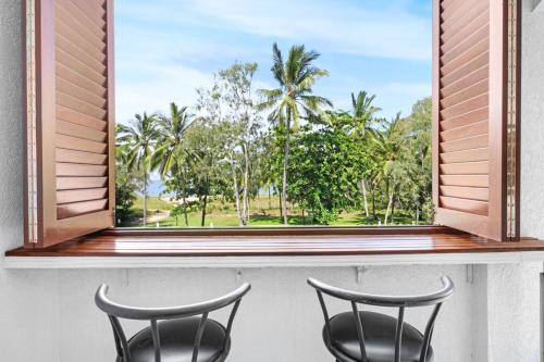 Ocean Spray in Sims Esplanade