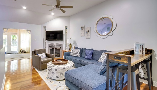 Ocean Springs Home w/Fire Pit & Game Room!
