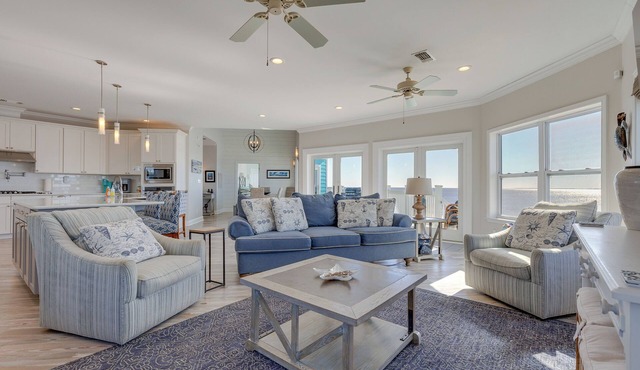 Ocean Springs 'Magnolia Beach House' on Pvt Beach!