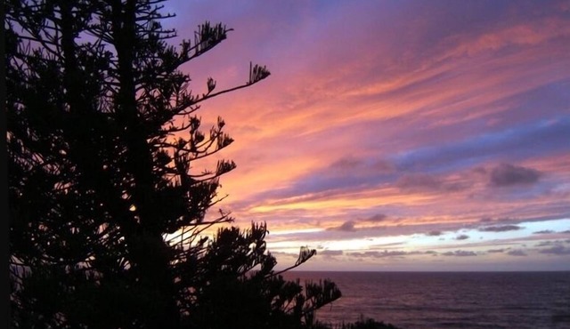 Ocean Sunsets Gorgeous, Romantic Home