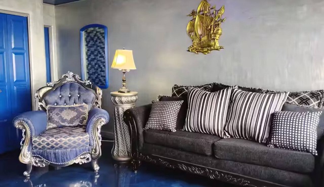 Ocean Treasure Chest King Bed Beachfront Condo