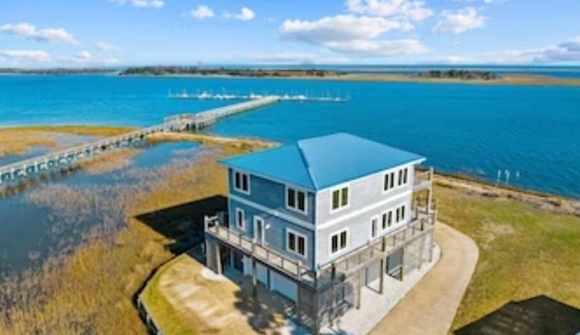OCEAN VIBES ON THE INTRACOASTAL