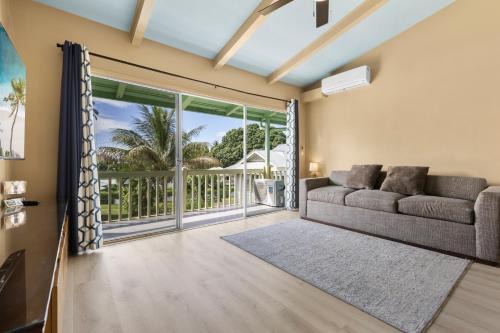 Ocean View 1BR Balcony Near Beaches & Downtown