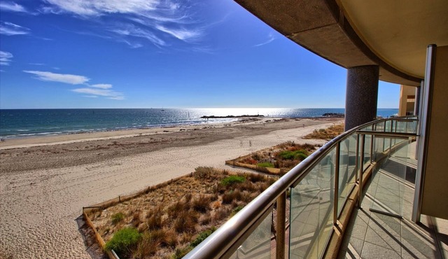 Ocean View 1BR Private balcony OAKS PIER