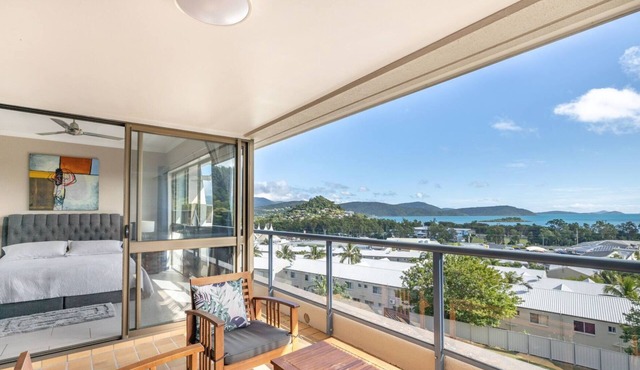 OCEAN VIEW - 2 bedroom with A/C, Wi-Fi in peaceful Cannonvale