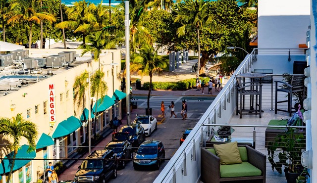 Ocean View 2 Bedroom 3 Bath South Beach Penthouse Steps To The Beach!