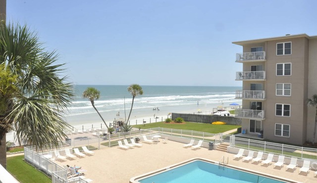 Ocean View! 2bed/2ba condo in NewSmyrna on no drive beach!