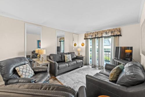 Ocean View 2BR First-Floor Cherry Grove Sea Cabin 125-B