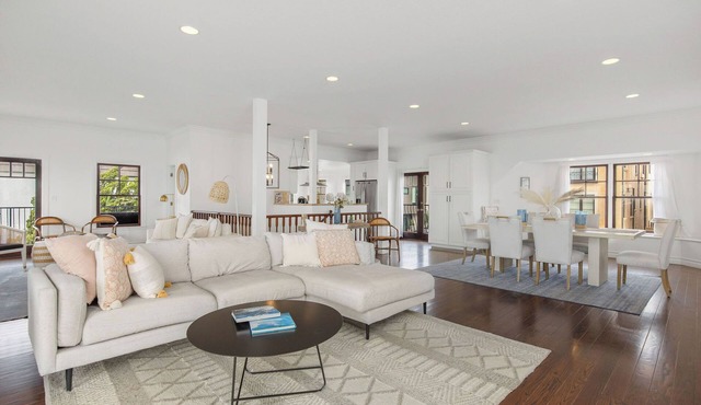 OCEAN VIEW/Amazing 4 Bedroom/AC/Walk to Beach!