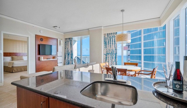 Ocean View Apartment w/Kitchen in Luxury Beach Resort