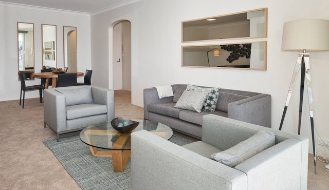 Ocean view apartment with a stroll to Bronte Beach