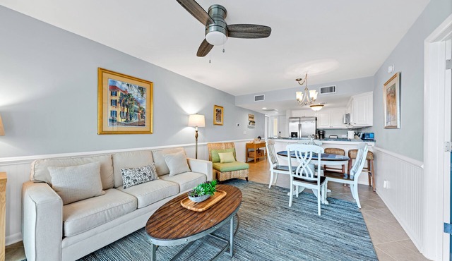 Ocean View Atrium Villa! Two Bedrooms, Sleeps 6! Amenity access included! Great Outdoor Porch!