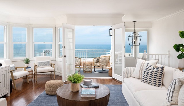 OCEAN VIEW/Breathtaking 6 Bedroom/AC/Walk to Beach!