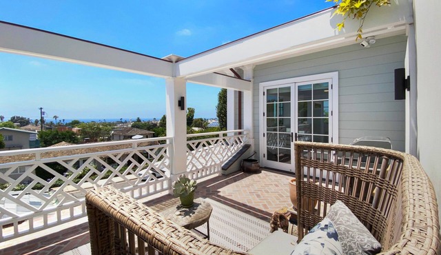 Ocean View Coastal La Jolla Luxury - AC, W/D, Patio