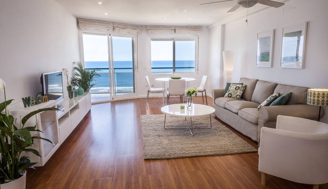 Ocean view condo located steps from the beach. - Only families