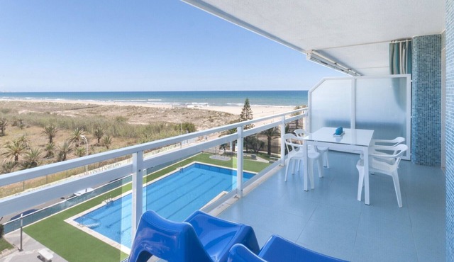 Ocean view condo located steps from the beach. 2 bedrooms/2 bathrooms - Only families