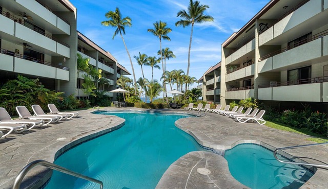 Ocean View Condo! Across from White Sands Beach! Remodeled bathroom showers!