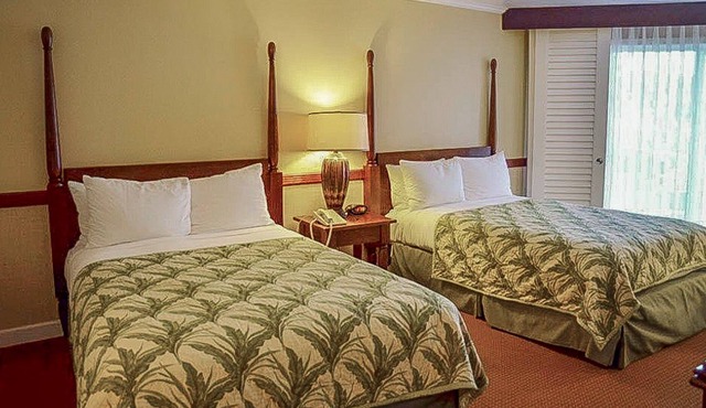 Ocean-view condo - top floor - amazing resort pools, gym, spas, & restaurants