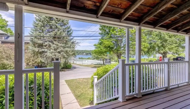 Ocean View Cottage on Peaks Island STHR005511-2023