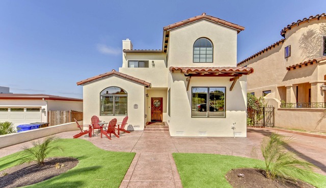 OCEAN VIEW Family Beach House 4BR 3BA Open Concept just 4 block walk to beach!