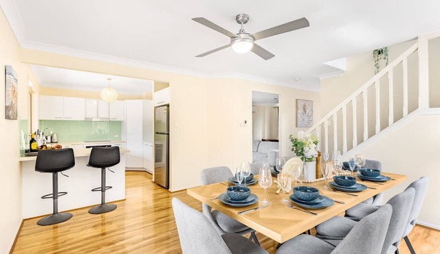 Ocean View From Balcony 5BR Home w/Pool @Redcliffe