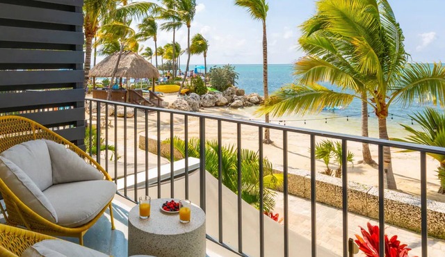 Ocean View Guest Room, 1 King, Balcony | Pool