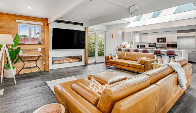 Ocean-view home and guest house with private hot tub, WiFi, and washer/dryer