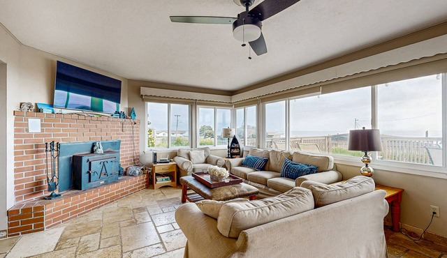 Ocean View Home w/Private Hot Tub, Wood Stove, Large Deck & Yard - 2 Dogs OK