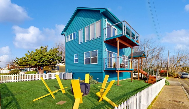 Ocean-view home with high-speed WiFi, W/D, grill & balconies - walk to beach