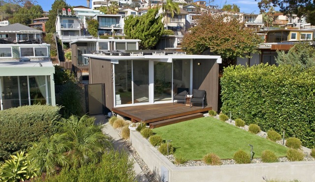 Ocean View in PB-La Jolla. Highly Walkable!